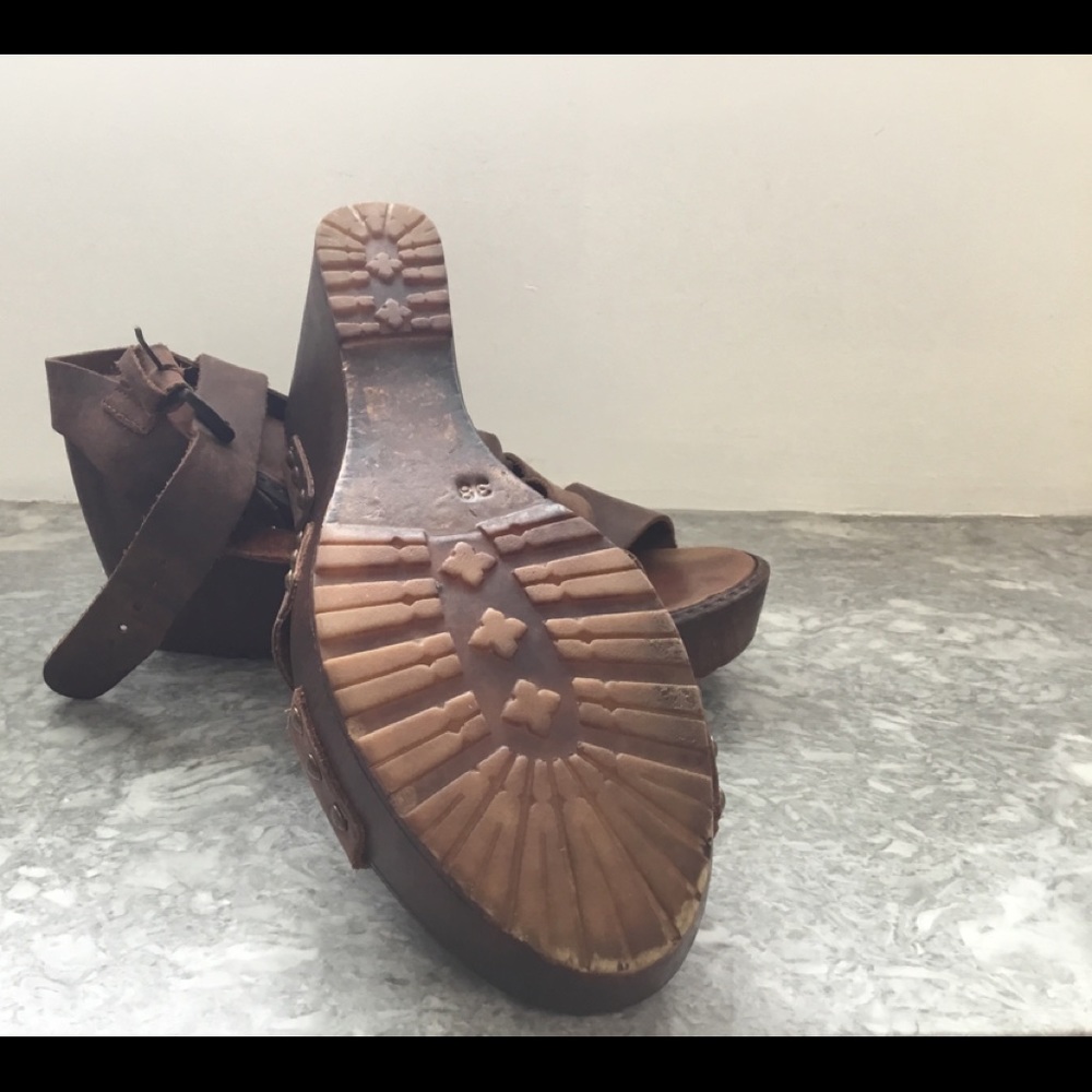 Leather wedges